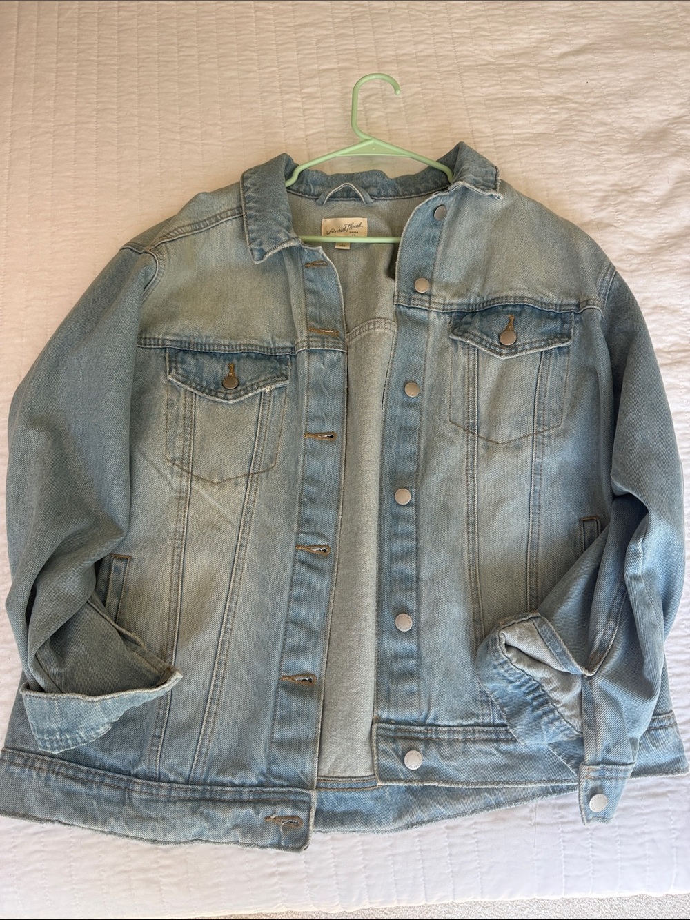 Oversized Light Wash Denim Jean Jacket - Universal Threads - size Large
